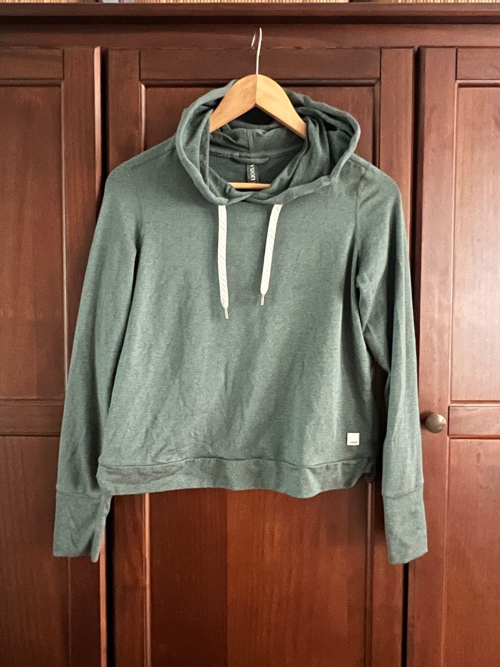 Vuori Halo Essential Hoodie, DreamKnit Athleisure Pullover - Pine Heathered XS